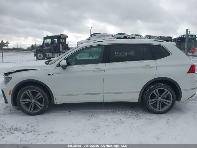 Продажа на аукционе авто 2020 Volkswagen Tiguan Highline, vin: 3VV4B7AX8LM121474, номер лота: 12508435