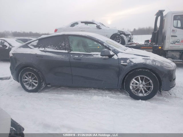 7SAYGAEE8PF645437 Tesla Model Y