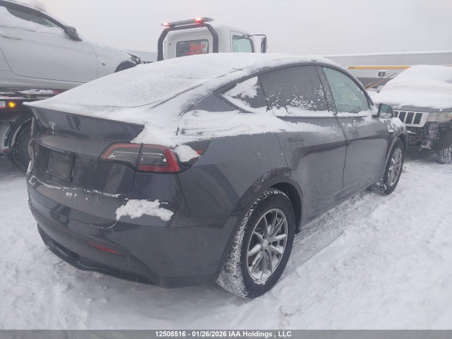 7SAYGAEE8PF645437 Tesla Model Y