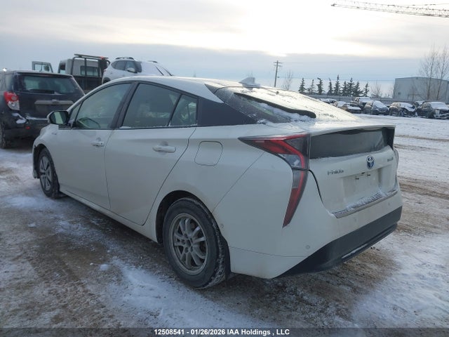 JTDKARFU7H3536801 Toyota Prius Technology