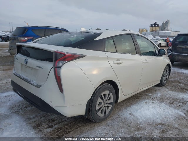 JTDKARFU7H3536801 Toyota Prius Technology
