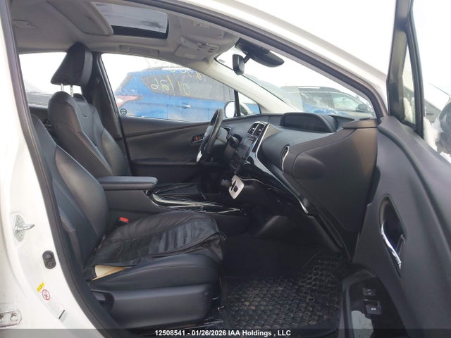 JTDKARFU7H3536801 Toyota Prius Technology