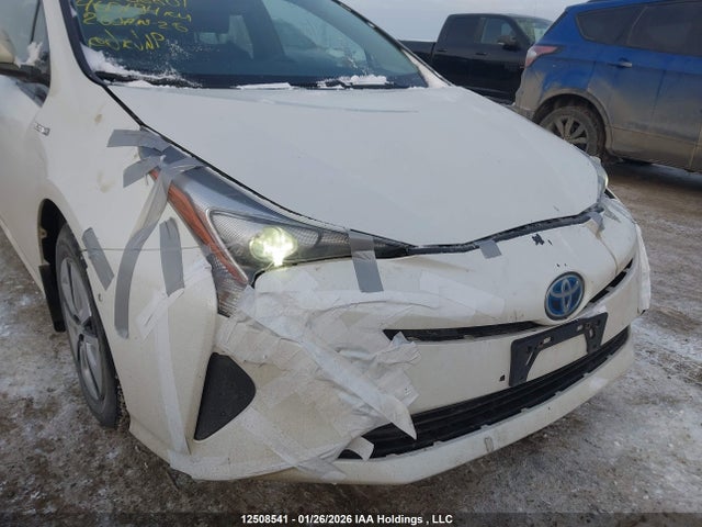 JTDKARFU7H3536801 Toyota Prius Technology