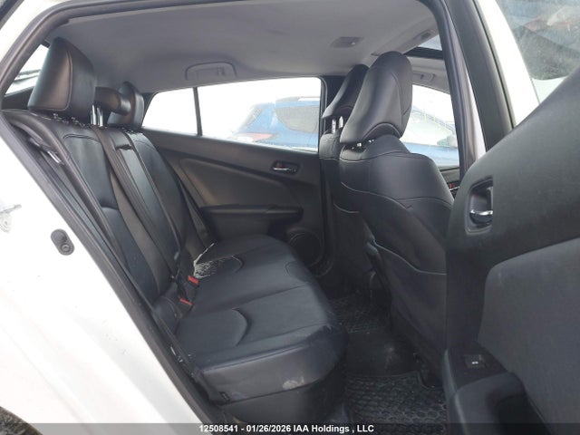 JTDKARFU7H3536801 Toyota Prius Technology