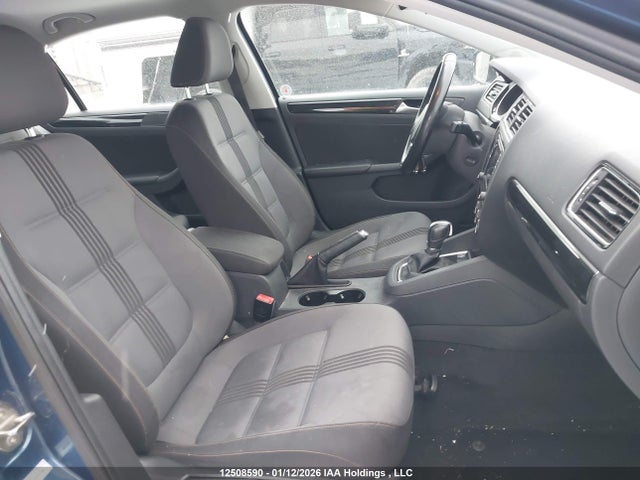 3VWDB7AJ1HM295823 Volkswagen JETTA SE