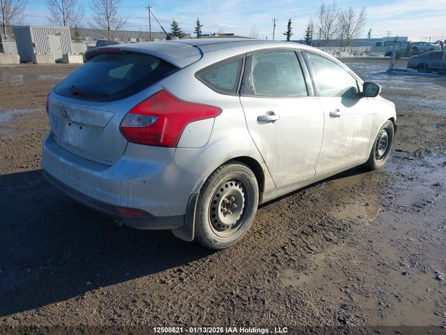 1FADP3K28EL261319 Ford FOCUS SE
