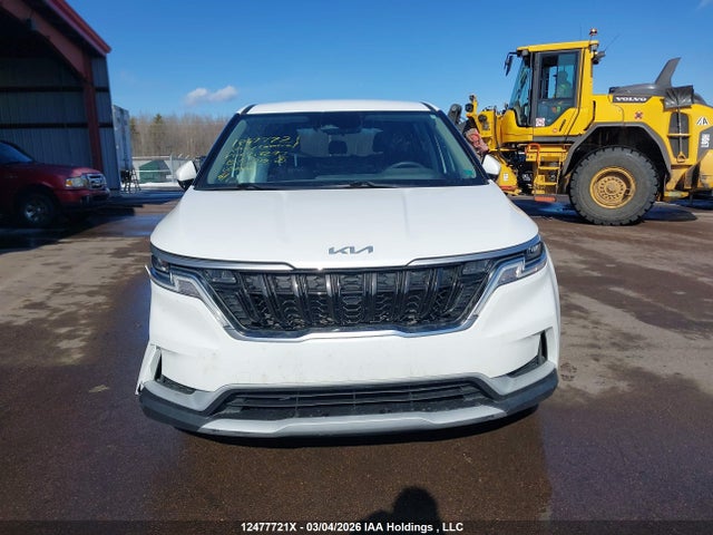 KNDNB5H3XN6156272 KIA Carnival Lx