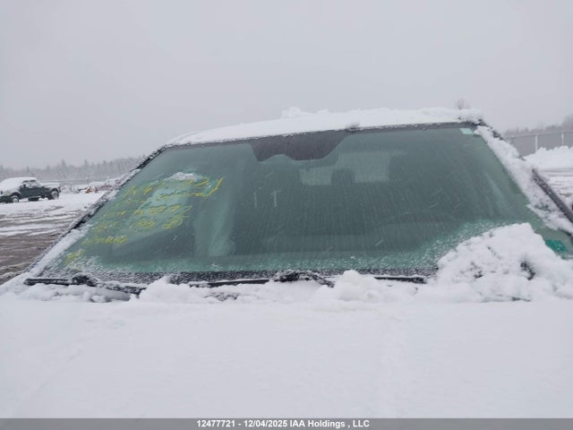 KNDNB5H3XN6156272 KIA Carnival Lx