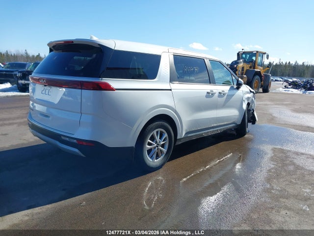KNDNB5H3XN6156272 KIA Carnival Lx