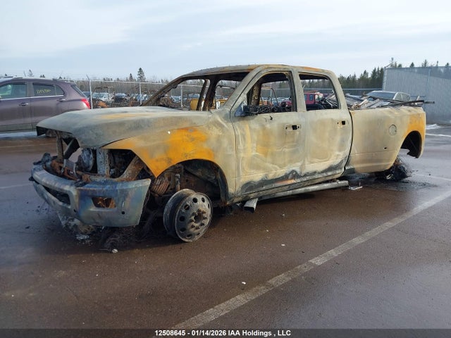 RAM 3500 Slt 2017 3C63RRHL4HG697015 Image 2