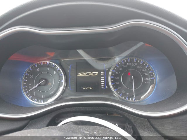 1C3CCCFB9FN549842 Chrysler 200 LX