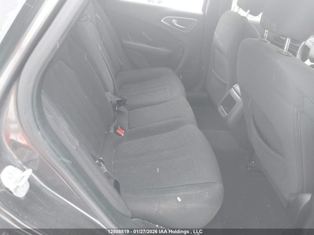 1C3CCCFB9FN549842 Chrysler 200 LX