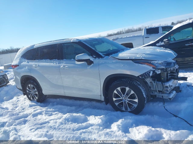 5TDGZRBH7MS527967 Toyota Highlander