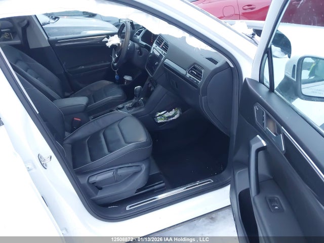 3VV4B7AX1MM042195 Volkswagen Tiguan Sel Premium R-line