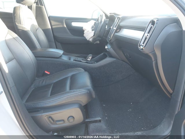 YV4162UK0L2221193 Volvo Xc40 T5 Momentum