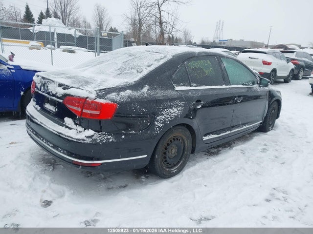 3VWG07AJ1FM338895 Volkswagen JETTA SEL