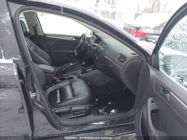 3VWG07AJ1FM338895 Volkswagen JETTA SEL