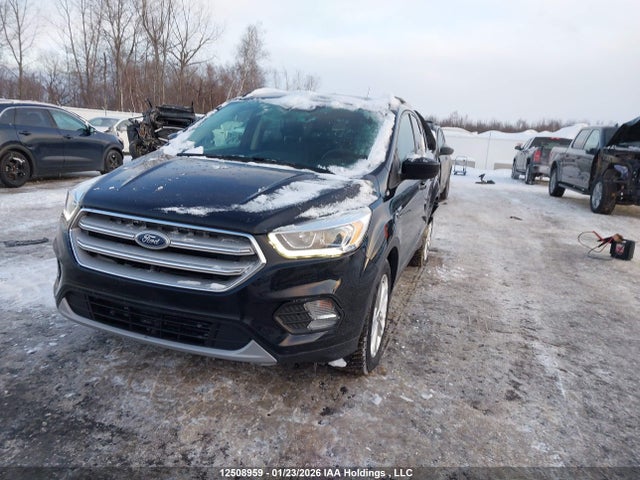 1FMCU9HD0JUC92445 Ford ESCAPE SEL