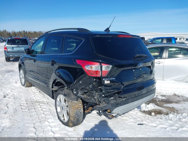 1FMCU9HD0JUC92445 Ford ESCAPE SEL