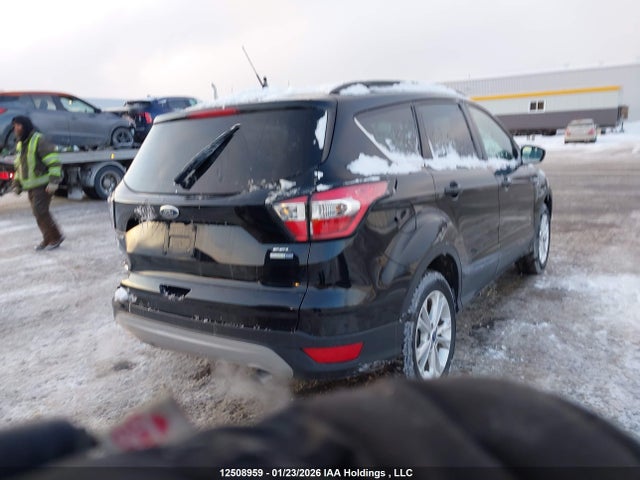 1FMCU9HD0JUC92445 Ford ESCAPE SEL