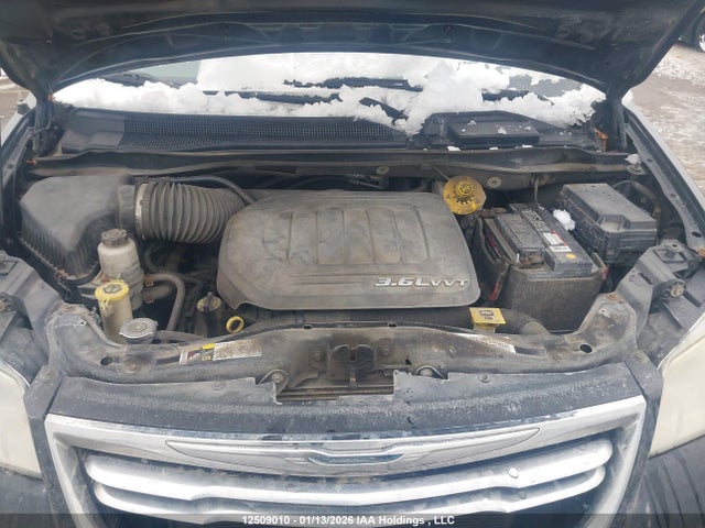2C4RC1GG9ER284703 Chrysler Town &amp; Country Limited