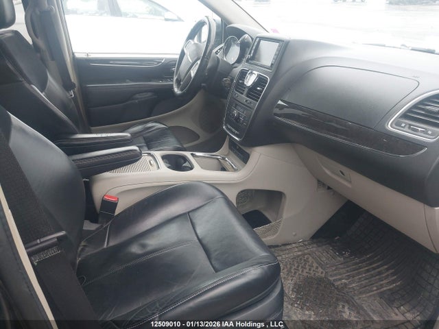 2C4RC1GG9ER284703 Chrysler Town &amp; Country Limited