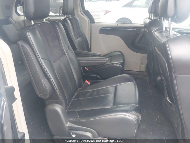 2C4RC1GG9ER284703 Chrysler Town &amp; Country Limited