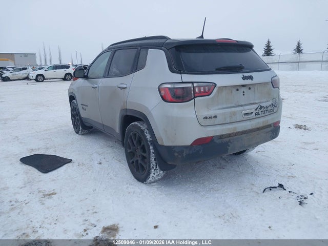Jeep Compass Latitude Lux 2024 3C4NJDFN4RT171024 Image 3
