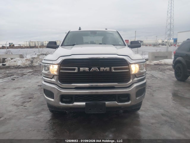 3C63R3HJ9KG582204 RAM 3500 Big Horn