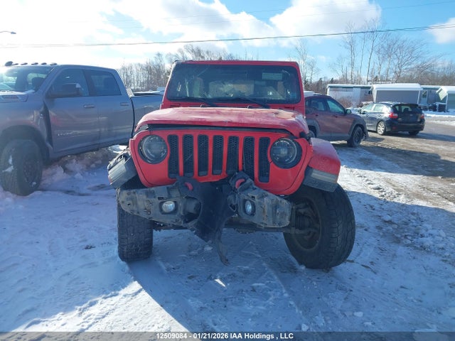 1C4HJXEG7JW101842 Jeep Wrangler Unlimited Sahara