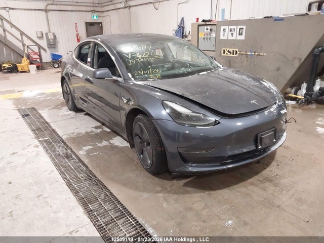 2019 5YJ3E1EA0KF422683 main image