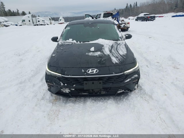 KMHLM4DGXRU792742 Hyundai Elantra Essential