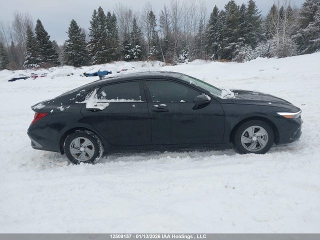 KMHLM4DGXRU792742 Hyundai Elantra Essential