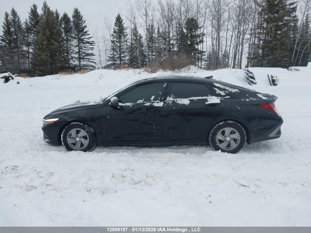 KMHLM4DGXRU792742 Hyundai Elantra Essential