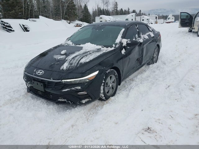 KMHLM4DGXRU792742 Hyundai Elantra Essential