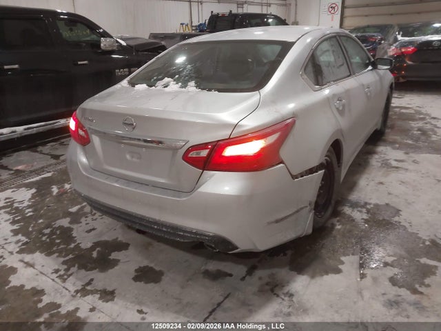 1N4AL3AP1HN352064 Nissan Altima 2.5/2.5 S/2.5 Sl/2.5 Sr/2.5 Sv