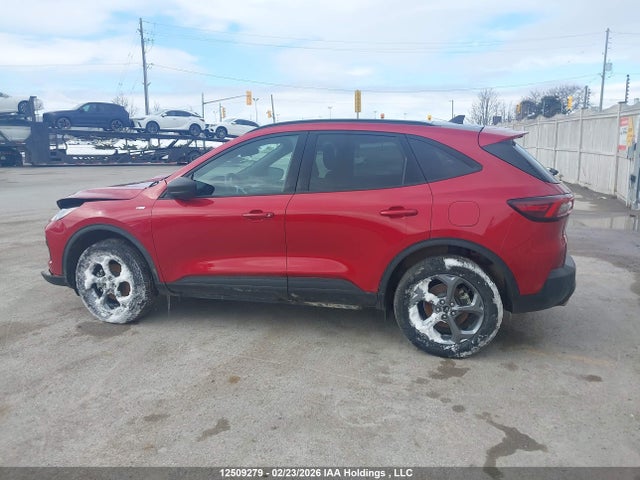 1FMCU9MZXSUA74595 Ford Escape St Line