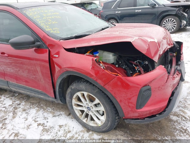 1FMCU9MZXSUA74595 Ford Escape St Line