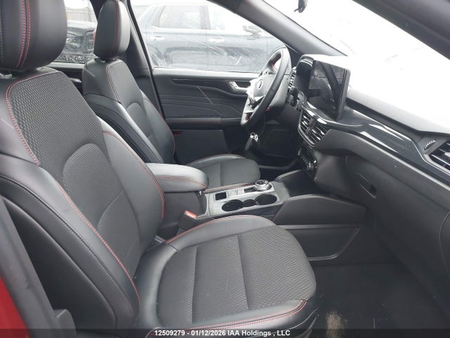 1FMCU9MZXSUA74595 Ford Escape St Line