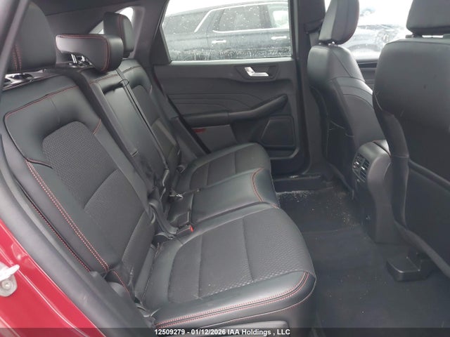 1FMCU9MZXSUA74595 Ford Escape St Line