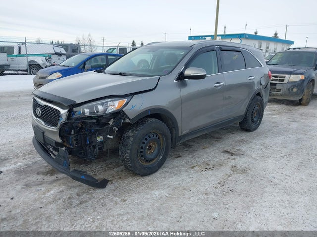 5XYPGDA32JG352891 KIA Sorento Lx/l
