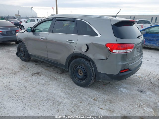 5XYPGDA32JG352891 KIA Sorento Lx/l