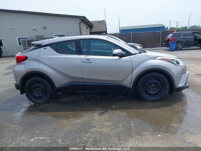 12509317 :رقم المزاد ، NMTKHMBX8JR008931 vin ، 2018 Toyota C-hr Xle مزاد بيع