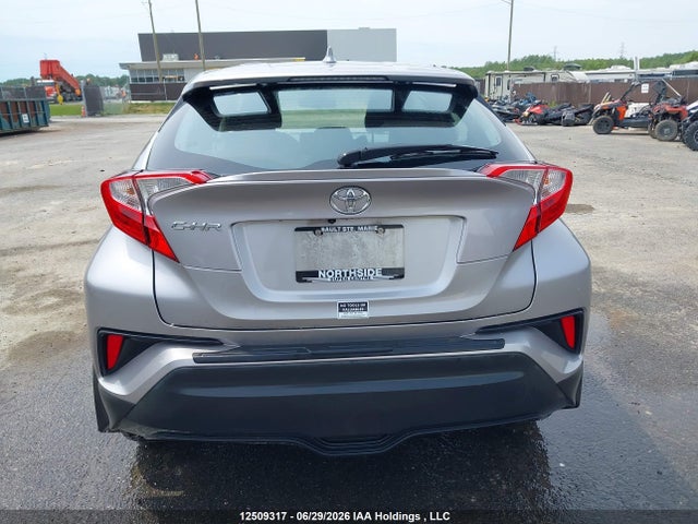 12509317 :رقم المزاد ، NMTKHMBX8JR008931 vin ، 2018 Toyota C-hr Xle مزاد بيع
