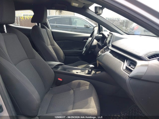 12509317 :رقم المزاد ، NMTKHMBX8JR008931 vin ، 2018 Toyota C-hr Xle مزاد بيع