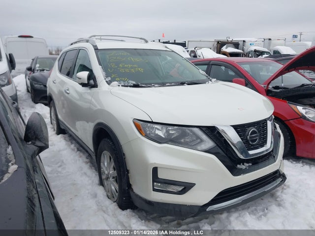 5N1AT2MV8JC833098 Nissan Rogue