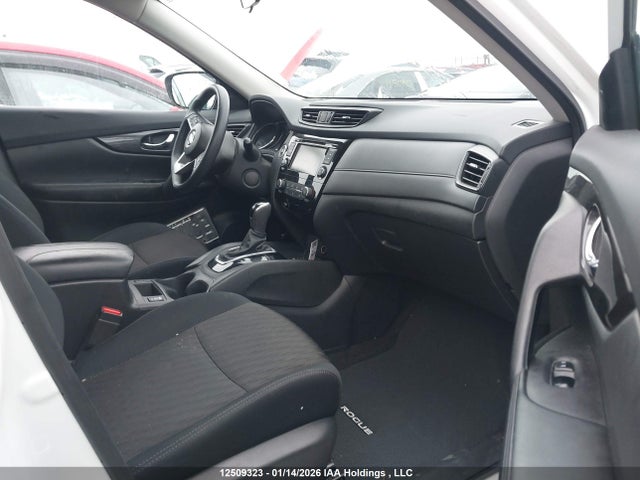 5N1AT2MV8JC833098 Nissan Rogue