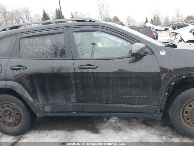 1C4PJMBS1GW340220 Jeep Cherokee Trailhawk