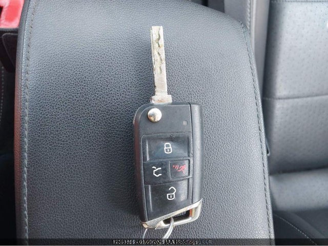 3VV2B7AX8JM036915 Volkswagen Tiguan Se/sel
