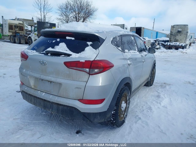 KM8J2CA43HU558216 Hyundai Tucson